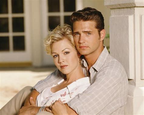 Who were brandon walsh's girlfriends The series initially focuses on their stories and the cultural shock of living on the West coast, and their relationship with their new friends, Kelly Taylor, Dylan McKay, Donna Martin, Andrea